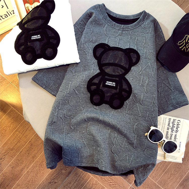 T-shirt ispessita da donna di media lunghezza con orso girocollo a maniche corte stampata ampia con fondo alla moda_voghion.com