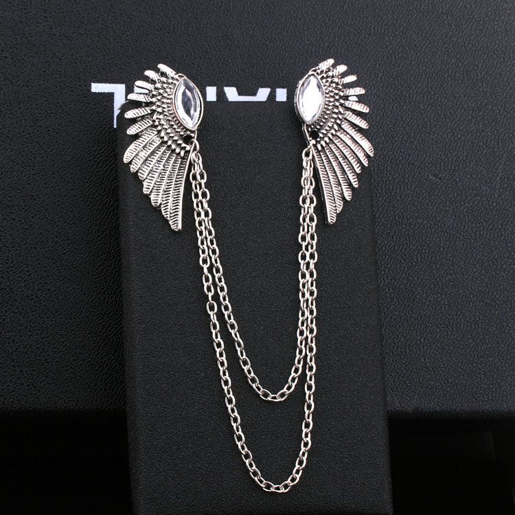 Broche à clip en chaîne avec ailes incrustées de diamants_voghion.com