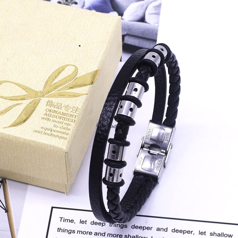 Set di gioielli da uomo con bracciale in silicone e acciaio_voghion.com
