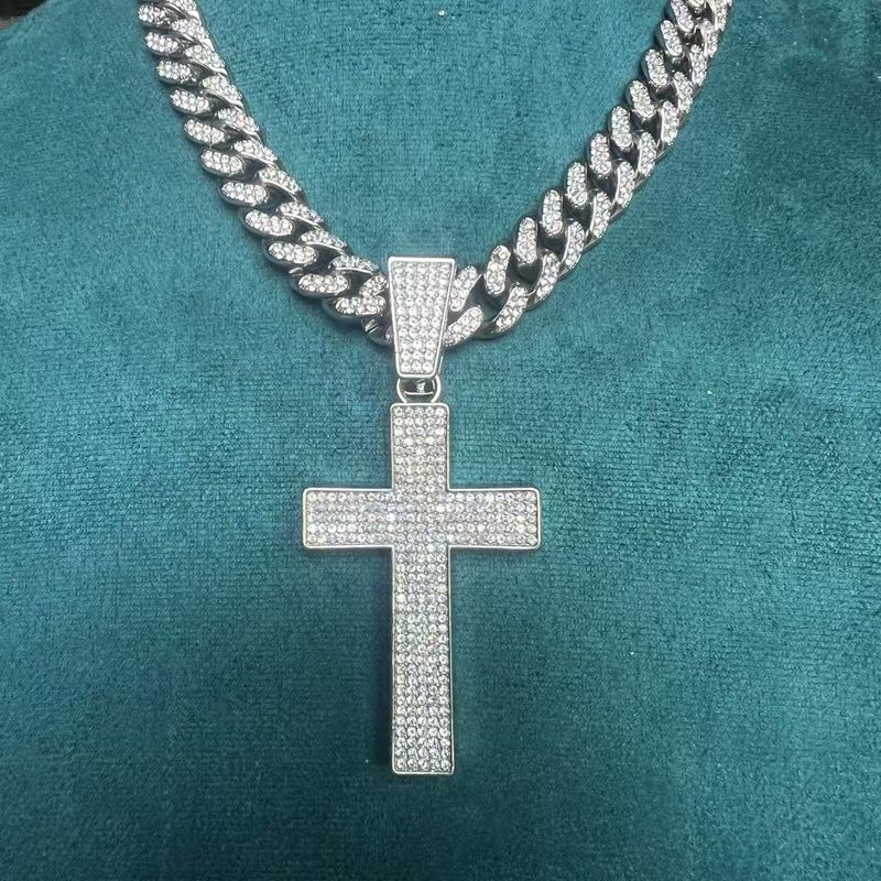 Collana con ciondolo a croce con diamanti, versatile e alla moda, stile hip hop, con catena cubana._voghion.com