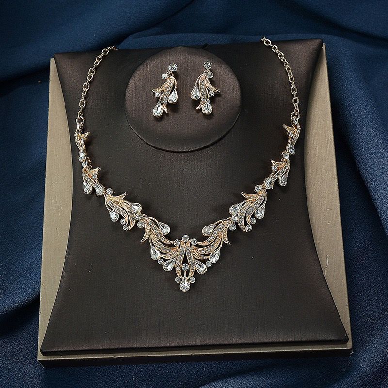 . Set accessori abito da sposa collana esagerata scintillante_voghion.com