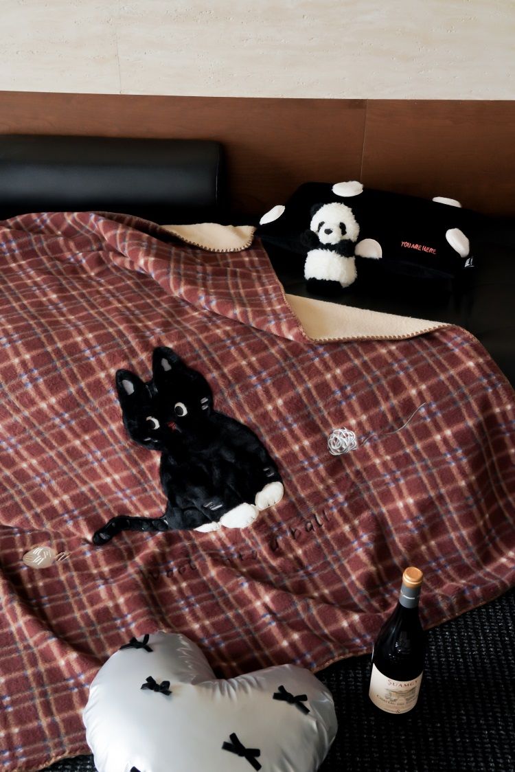 Coperta per divano in pile spesso con motivo a cartoni animati, autunno/inverno 2025_voghion.com