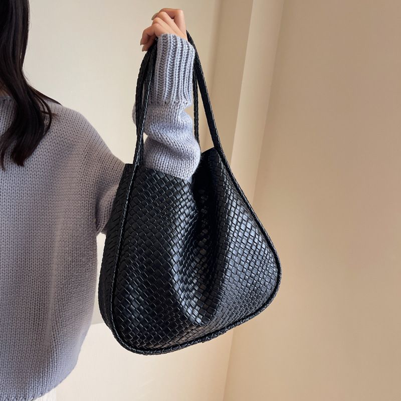 Nuova borsa a tracolla con texture di nicchia, semplice e casual, da donna, di grande capacità, portatile e alla moda, 2024_voghion.com