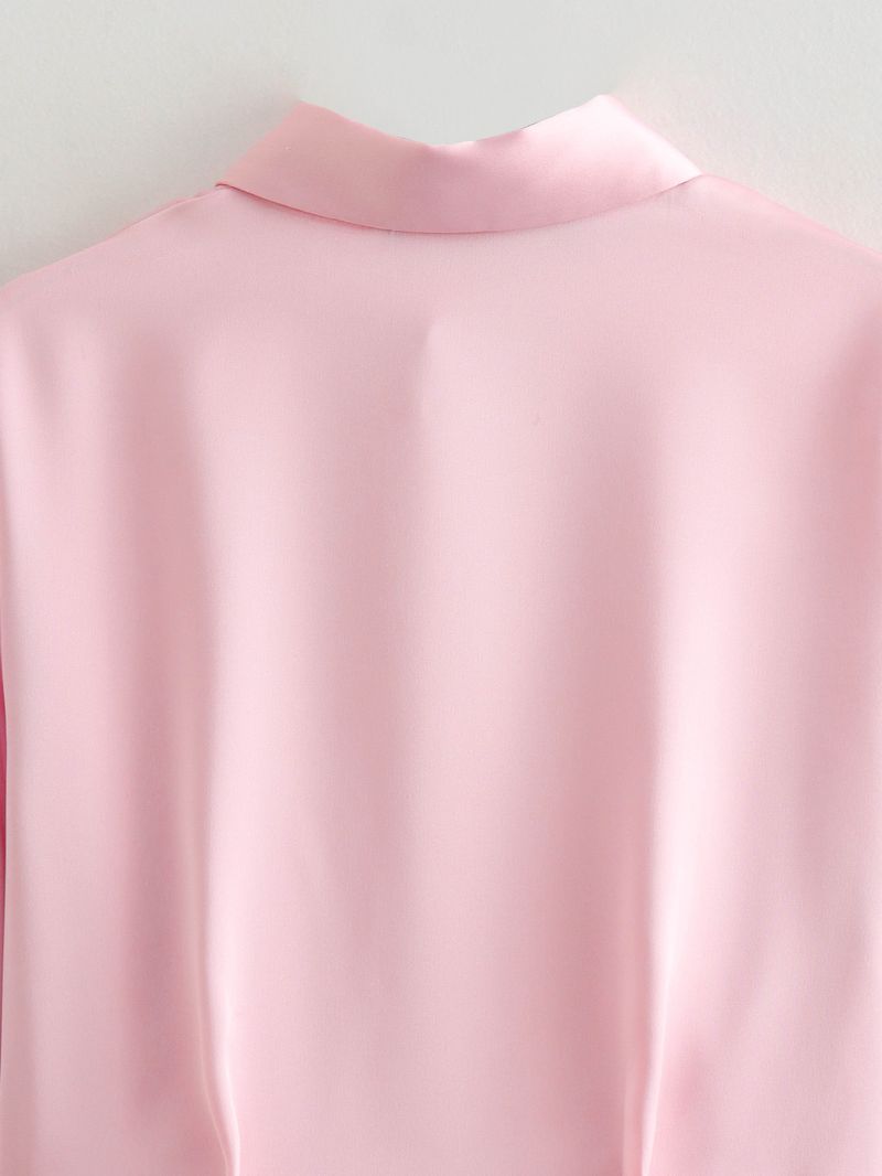 Camicia in seta testurizzata con risvolto e accessori in vita, nuovo stile estivo da donna 2024_voghion.com
