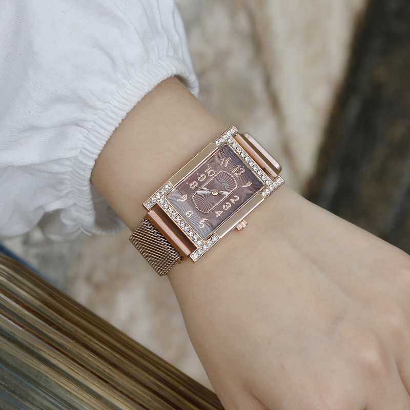 Orologio da donna Mila in lega con quadrante di lusso con intarsio di diamanti, movimento digitale al quarzo, fibbia magnetica_voghion.com