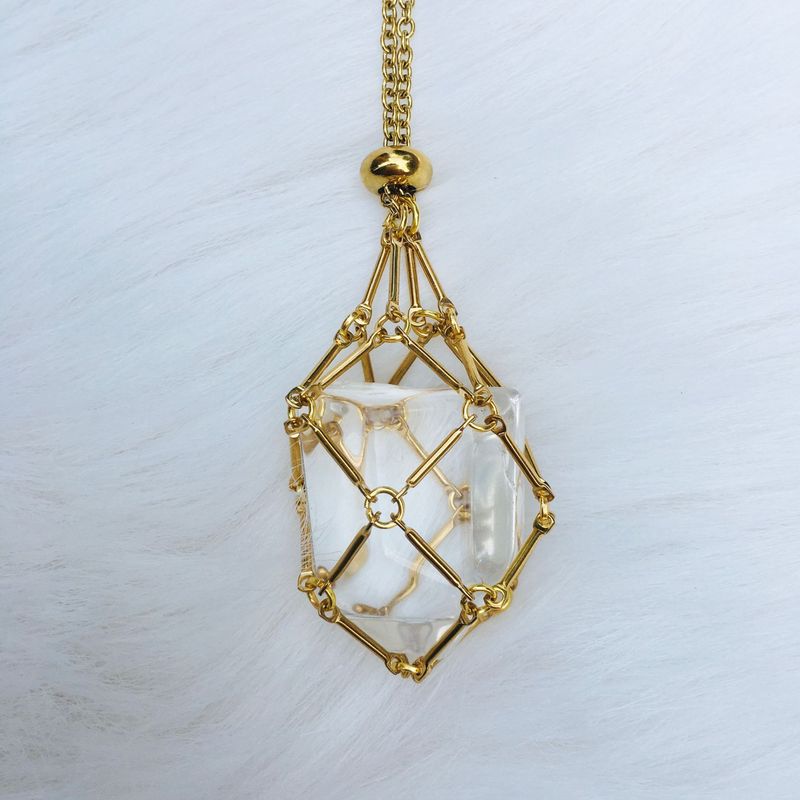 Collana da donna con ciondolo intrecciato in bambù, con catena di regolazione, in cristallo naturale, pietra grezza, borsa a rete e metallo._voghion.com