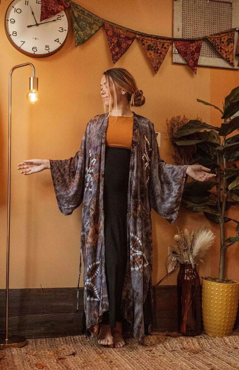 Rayon Beach Cover-Up – Lightweight Sun Protection Kimono With Allover Print (One Size, Dark Gray, Swimwear Wrap, Resort Wear, Bikini Cover)_voghion.com