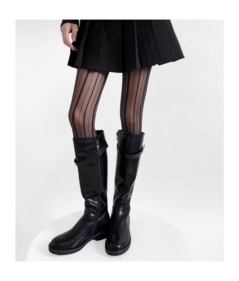 Rajstopy z koronki wiktoriańskiej – barokowe pończochy z siateczki w paski dla Lolity i Dark Academii (czarno-biało-lawendowe, rozmiar uniwersalny)_voghion.com