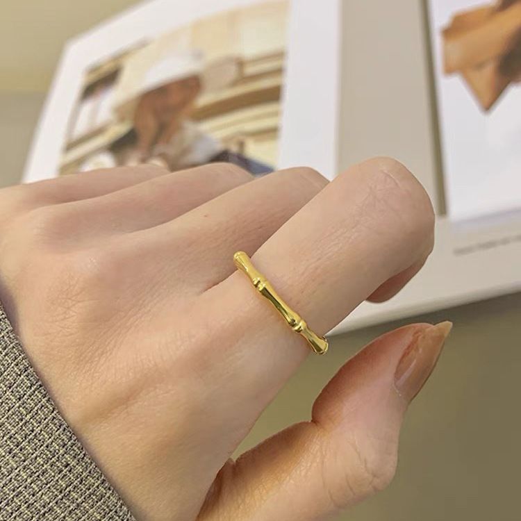 Anello Gufa Su Circle da donna, design di nicchia, sensazione di alta qualità, simulato oro sabbia vietnamita, indice solido_voghion.com