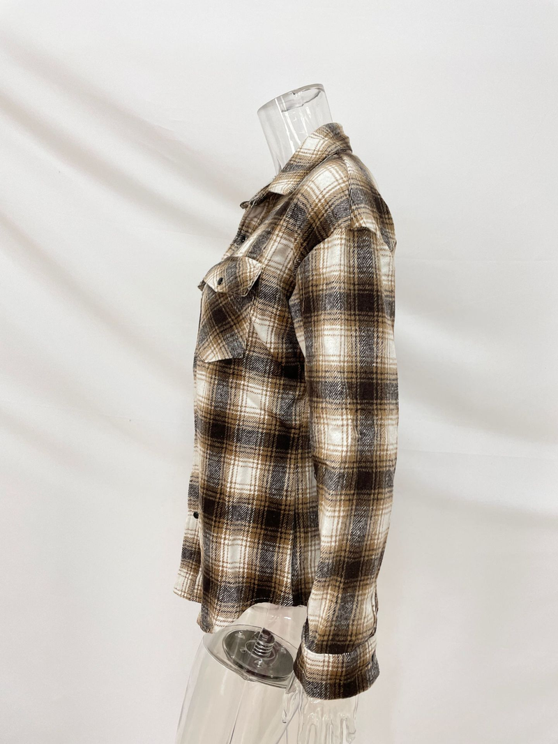 Camicia a quadri da donna nella lunga camicia cardigan con risvolto ampio_voghion.com