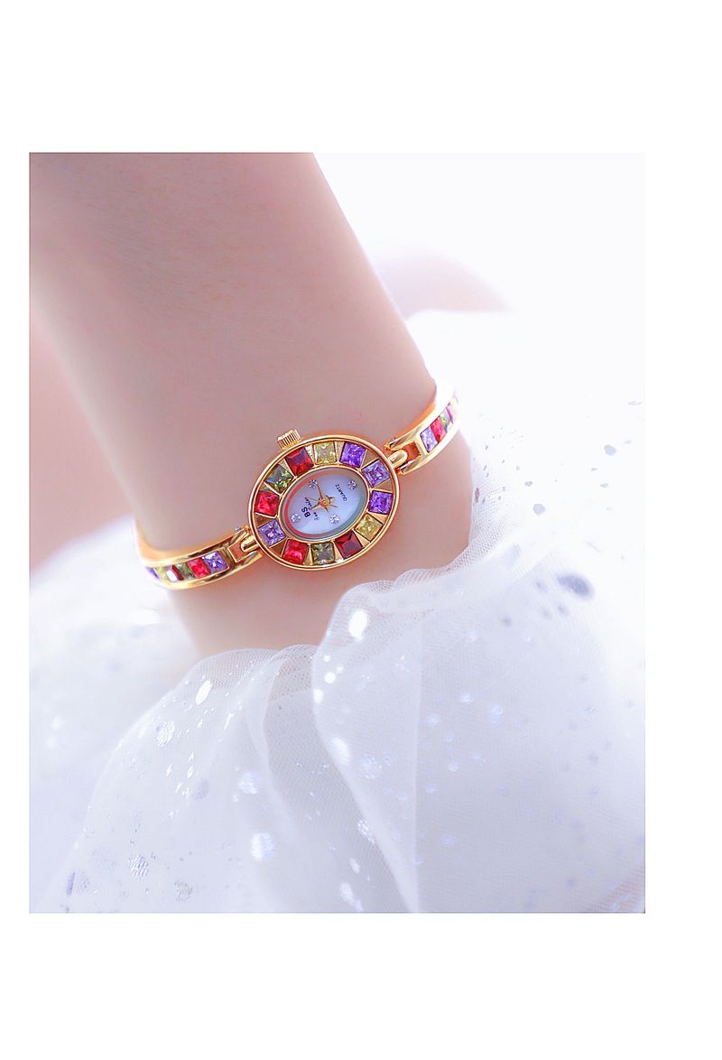Women's Stylish Rainbow Gradient Dial Quartz Watch With Mineral Crystal & Jewelry Clasp – Fashionable & Water-Resistant_voghion.com