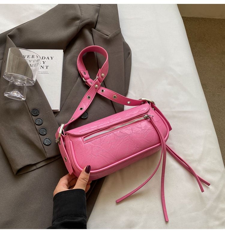 Séiss Cool Hot Girl Motorrad 2024 Summer Neie Stil Ënneraarm Hand Grip Muster Handtasche Personaliséiert Niet Schëllertasche_voghion.com