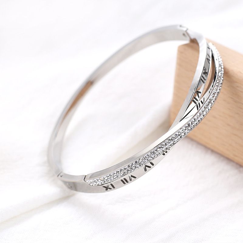 Romerska bokstäver titan stål armband ihåliga kvinnliga brev spänne armband K guldstjärna armband_voghion.com