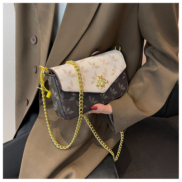 2023 nuova catena di moda singola spalla obliqua straddle piccola borsa versatile borsa a busta retrò piccola borsa quadrata marea_voghion.com
