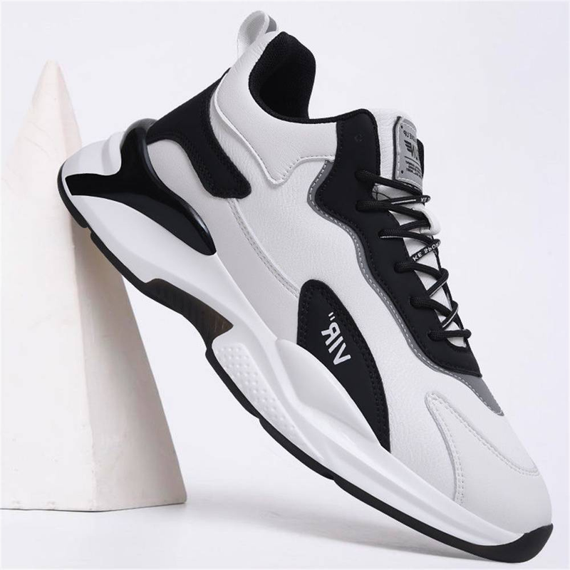 2025 Men's Sneakers Thick Soled Dad Plush Cotton Korean Version Versatile Men's Casual Fashion Running Shoes_voghion.com