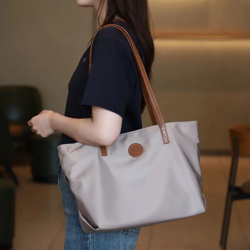 Gofancy Same Style Large Capacity Tote 2025 New Nylon Lightweight Handbag Office Versatile Commuter Bag For Women_voghion.com