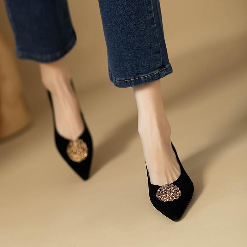 2025 Französische schwarze Damenschuhe mit niedrigem Absatz, schmale Absätze, die die Füße nicht ermüden, professionelle neue Wildlederschuhe_voghion.com