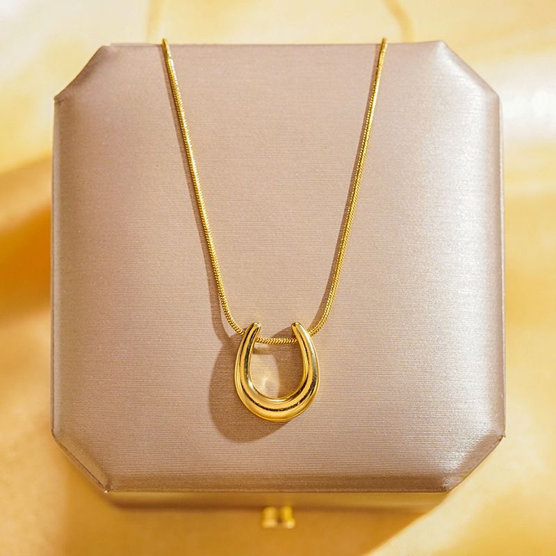 Stainless Steel Hollow Horseshoe Snake Bone Necklace For Women, Niche Style, Elegant And Luxurious Collarbone Chain,_voghion.com