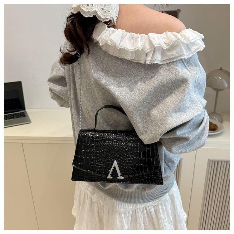 Elegante borsa da sera con tracolla a catena - Versatile borsa a tracolla e a spalla per donna, design minimalista in nero/bianco/marrone/oro/argento_voghion.com