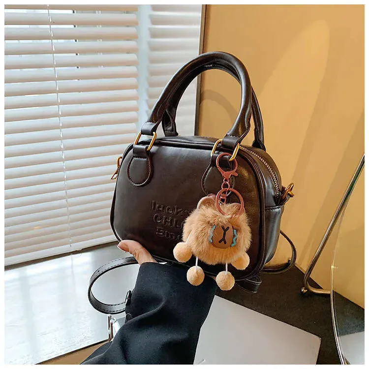 2025 New Autumn Winter Fashion Niche Korean Style Solid Color Single Shoulder Crossbody Bag_voghion.com