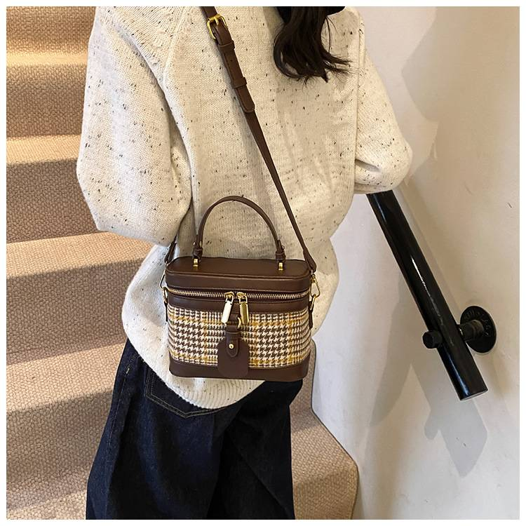 Retro Casual Handbag Box Small Bag Female 2025 Korean Version Of Advanced Texture Trend Joker Shoulder Messenger Bag_voghion.com