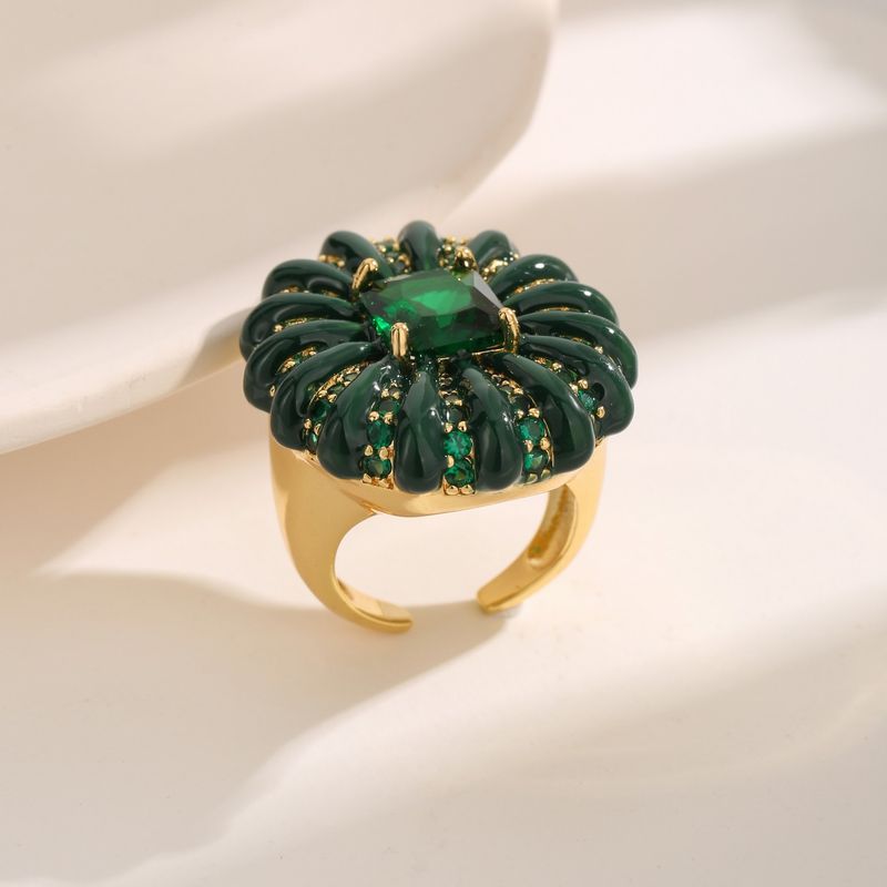 Anello squisito in stile palazzo con linee ellittiche in smalto, zircone smeraldo e quadrato circolare_voghion.com