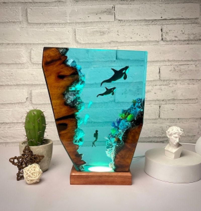 Lampada in resina con orca, cucciolo di tigre e balena, regalo per la mamma_voghion.com
