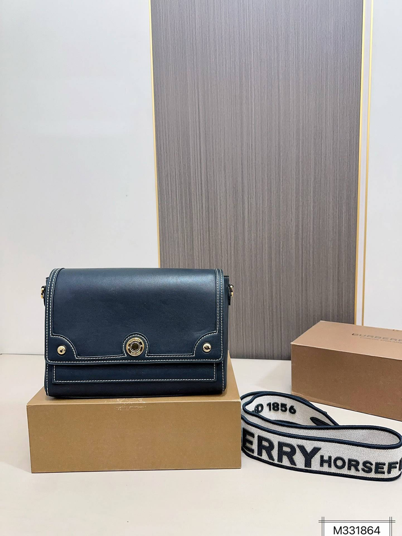 2025 Spring/Summer New Solid Color Wide Shoulder Strap Women's Retro Women's Small Square Bag Crossbody Bag_voghion.com