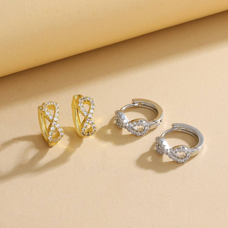 Orecchini squisiti con diamanti pieni di tendenza della moda europea e americana Fibbia per l'orecchio a forma di 8_voghion.com