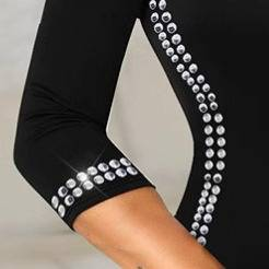 Abito da donna con spalle scoperte e glitter e maniche a sbuffo – Abito corto sexy per feste, serate fuori e appuntamenti (poliestere stampato nero)_voghion.com