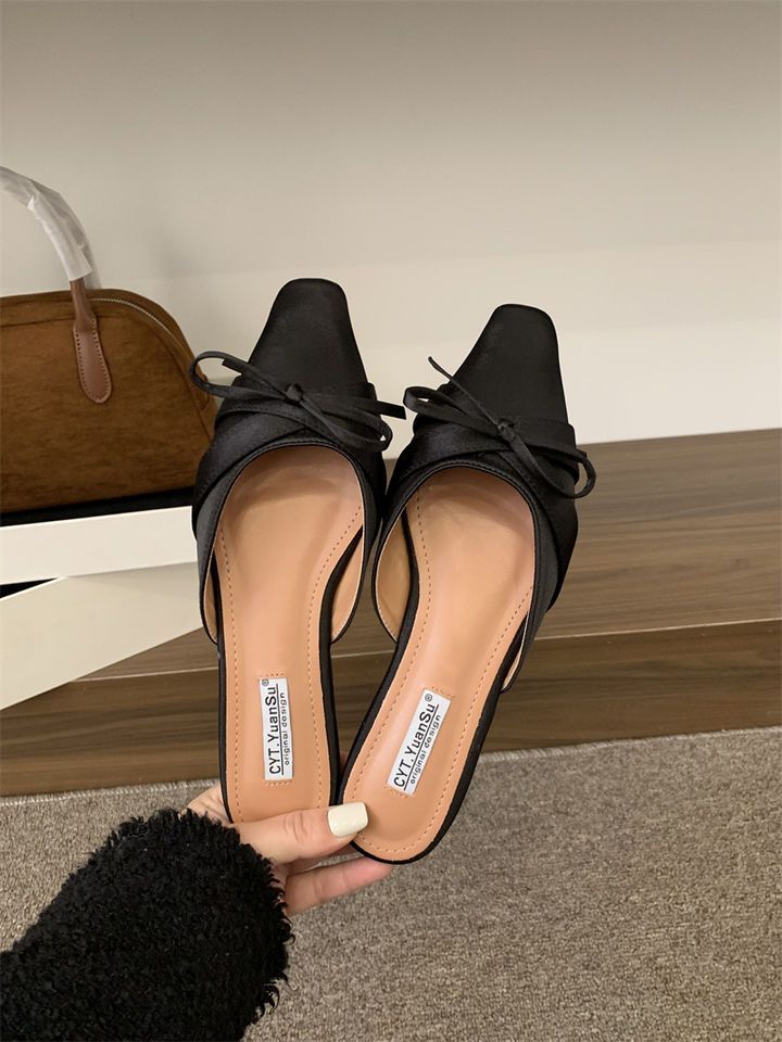 Hausschuhe mit quadratischem Kopf und flacher Zehenpartie für die Sommersaison 2025, neue Seide, Satin, Perle, vielseitig, schön, cool und_voghion.com