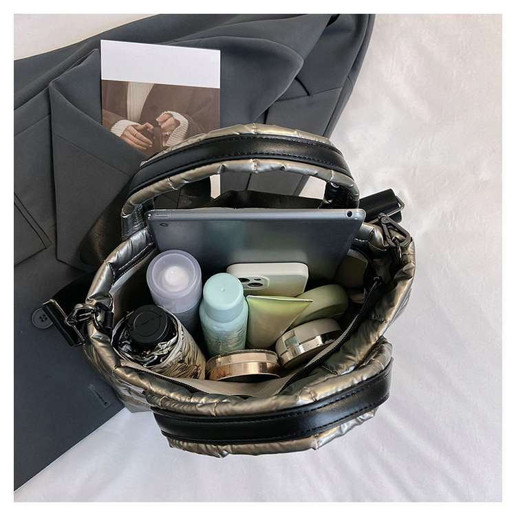 Large Capacity Bag For Women In Autumn And Winter 2023, New Fashionable And Simple Single Shoulder Crossbody Cotton Jacket Bag_voghion.com