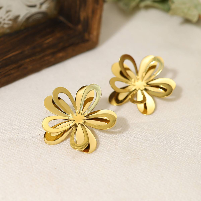 Orecchini da donna in stile corte francese, in acciaio inossidabile con fiore in oro K, design cavo, orecchini in acciaio al titanio, non sbiadiscono_voghion.com