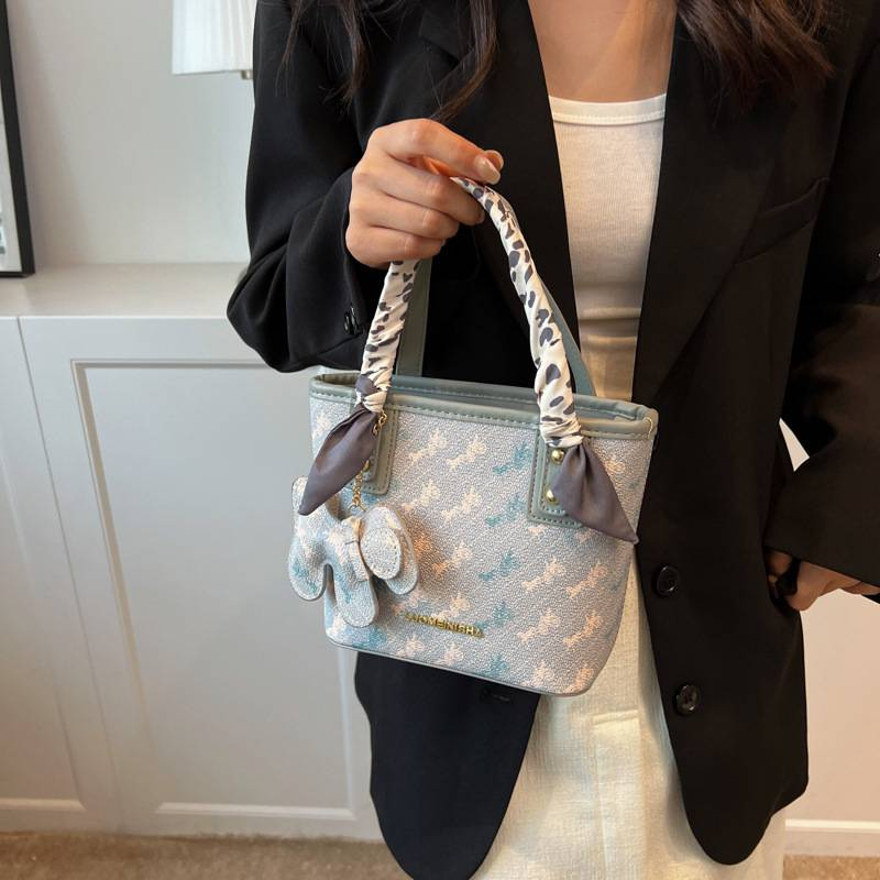 Kleine Taschen, Damentaschen, 2024 Neue Sommermode für Damen mit hochwertiger Textur, Nischen-Umhängetaschen, tragbare Beuteltaschen_voghion.com