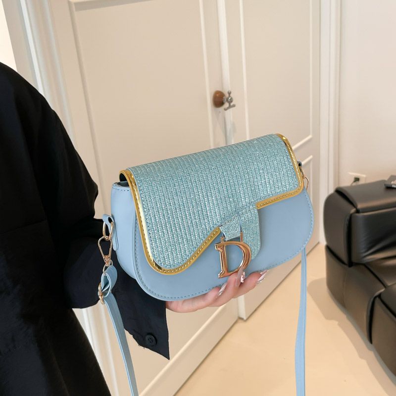 Ladies Chic D Monogram Crossbody Bag Glossy Finish Spacious Magnetic Snap Closure Adjustable Strap Commute Travel Bag 21*6*13cm_voghion.com