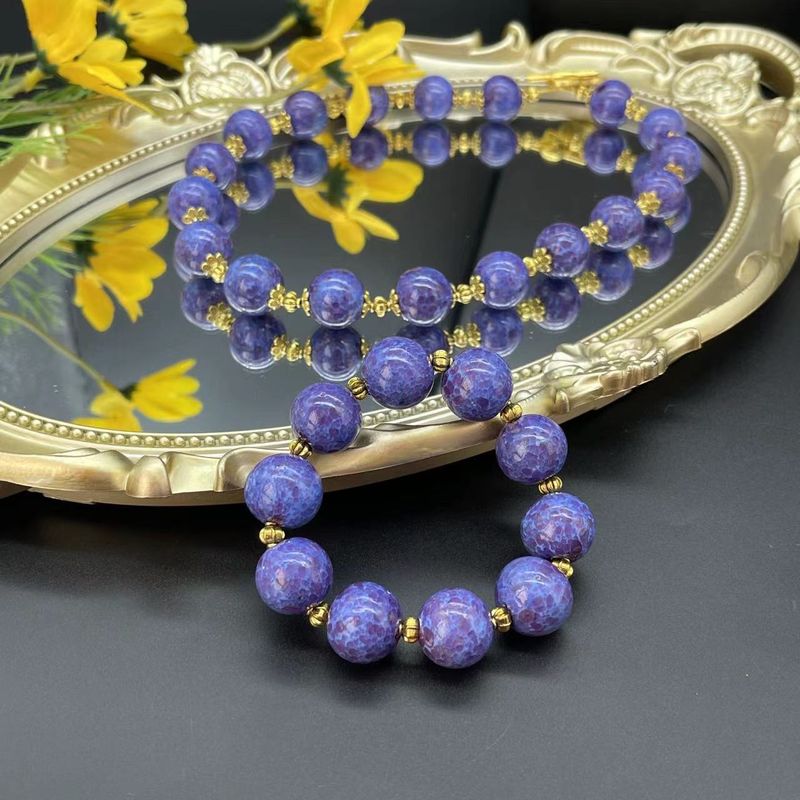 Ensemble collier, boucles d'oreilles et bracelet en perles de peau de grenouille violettes en verre ancien fait à la main_voghion.com