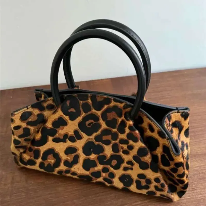 Designer 2025 2024 New Leather Women's Niche Design Fashionable And Versatile Single Shoulder Crossbody High-End Leopard_voghion.com