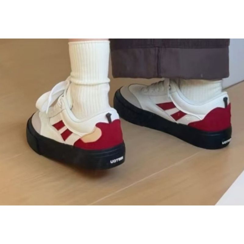 Turnschuhe, Geeignet Für Alle Jahreszeiten, Einfache Vielseitige, Weiche Unterseite Schnürschuhe Mit Rundkopf 2025 Neu Casual Täglich_voghion.com