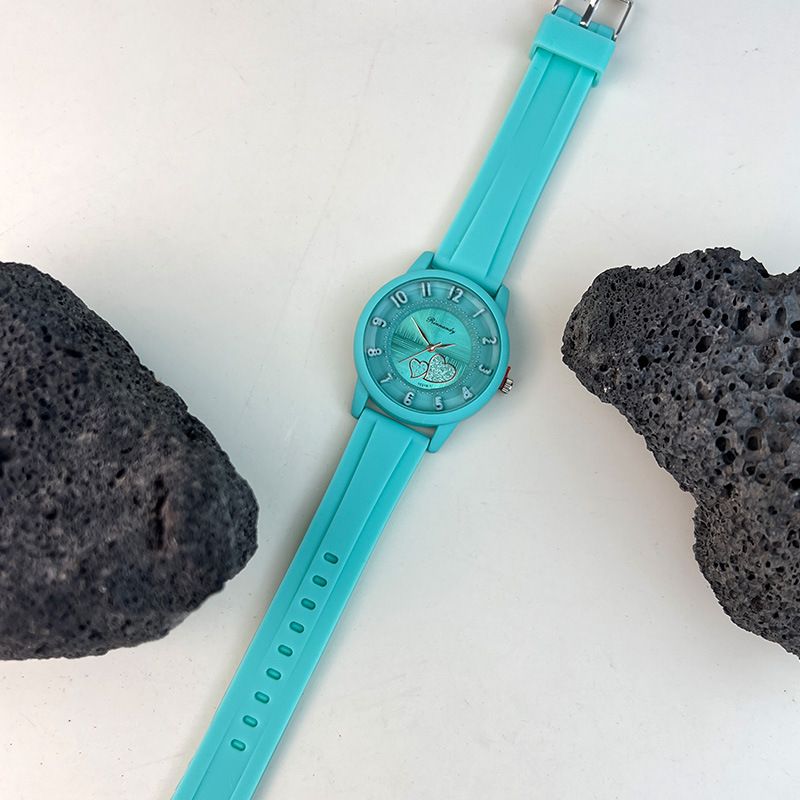 Orologio da donna al quarzo con cinturino in silicone, stile vintage, con scala digitale semplice e cuore, ideale per lavoro quotidiano, compleanno, anniversario, regalo di San Valentino_voghion.com