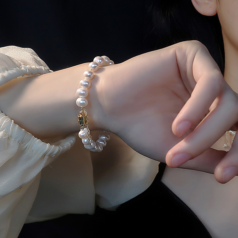popolare braccialetto di perle d'acqua dolce braccialetto dal design semplice e alla moda braccialetto elegante in stile corte_voghion.com