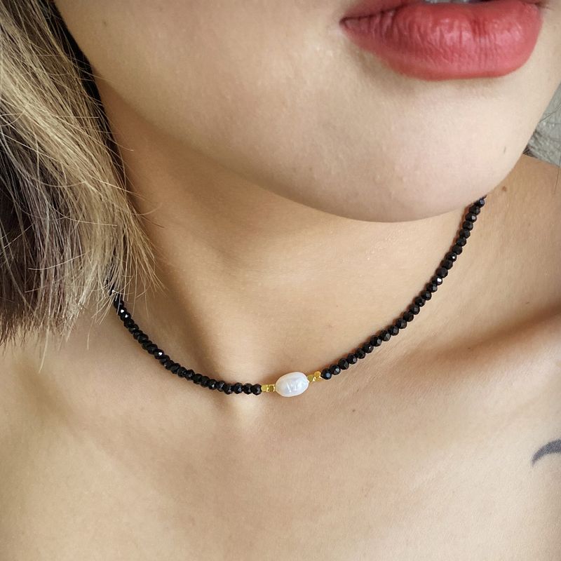 Collana girocollo con perline di cristallo colorate | Perle d'acqua dolce naturali | Delicata collana da donna con clavicola_voghion.com