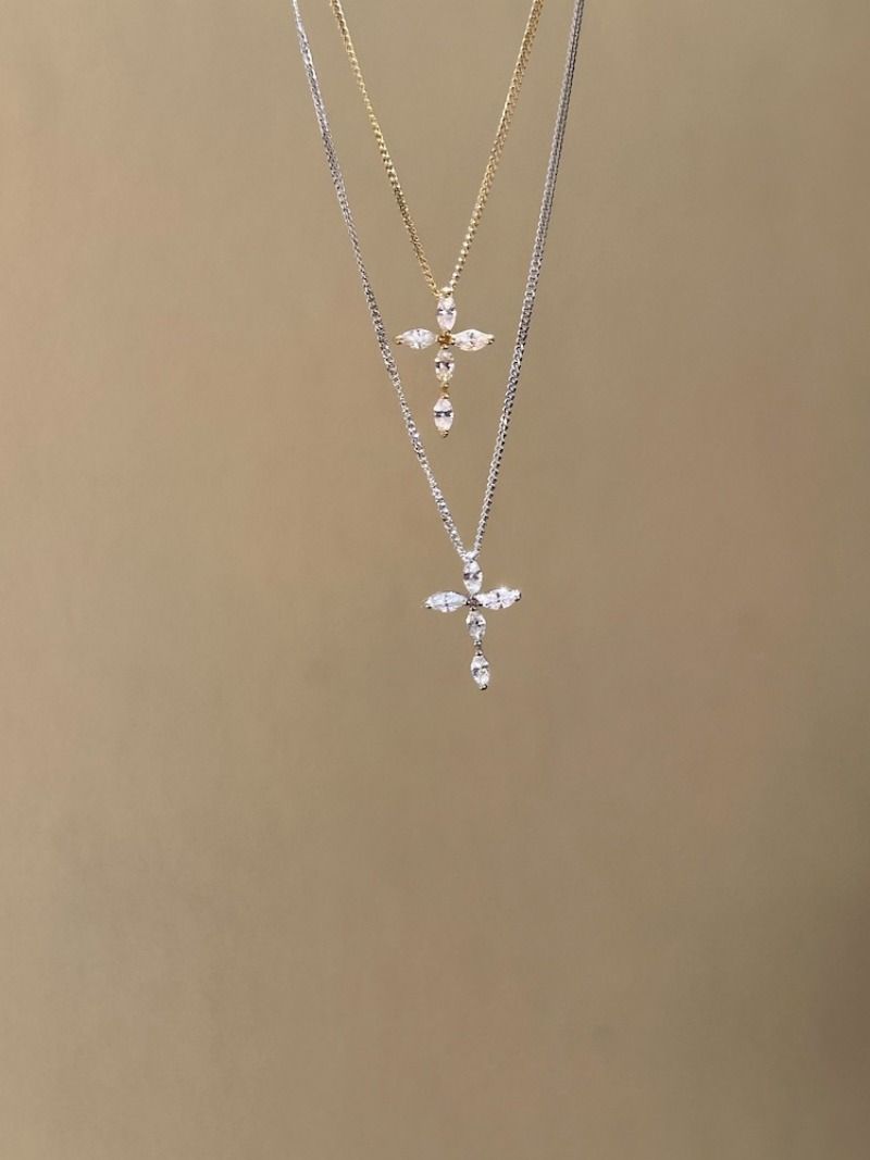 Collana con croce in argento sterling con rombo e zirconi da donna, versatile, di alta qualità, con catena a clavicola 2025_voghion.com