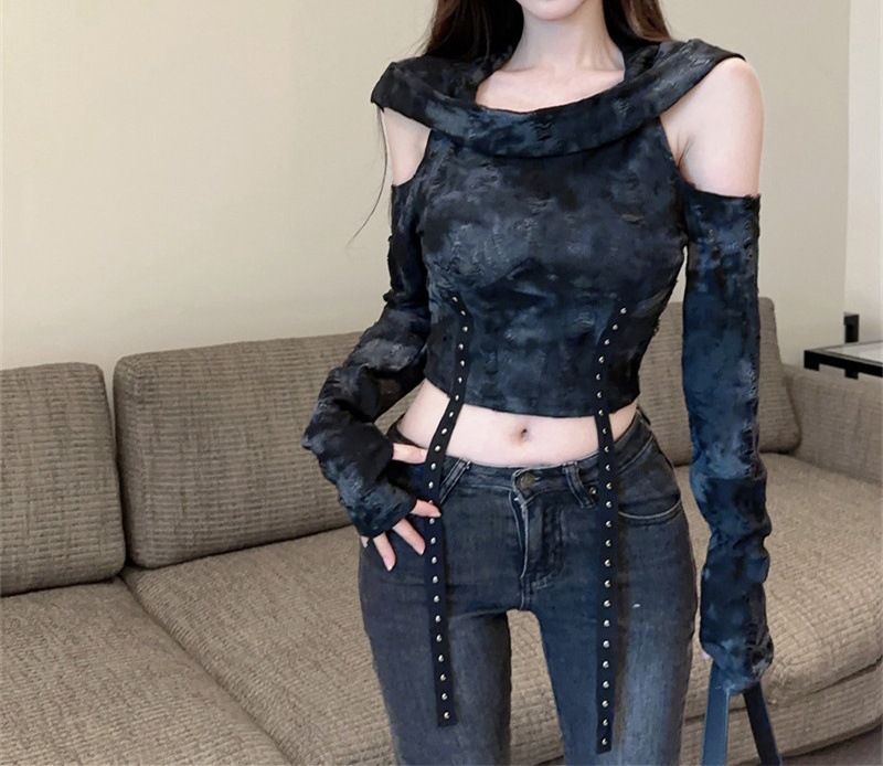 Abandoned soil style hand worn hooded off shoulder long sleeved T-shirt for women in summer 2024, slim and high waisted,_voghion.com