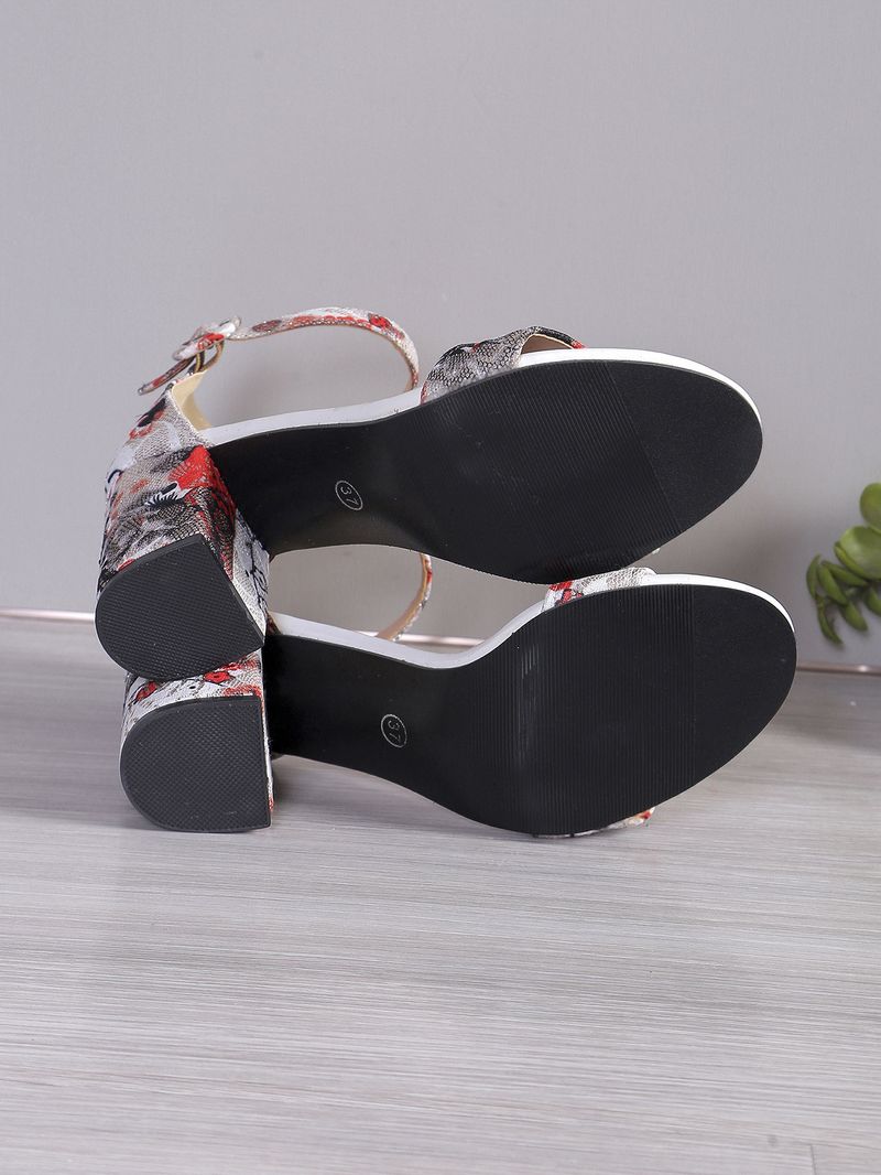 Grenzüberschreitende große römische Sandalen im europäischen und amerikanischen Stil für Damen im Sommer 2024. Neue Sandalen mit dicker Sohle und Keilabsatz und bedruckter Schnalle_voghion.com
