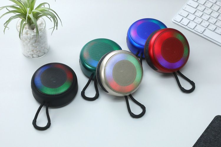 BS-50D värivalo Bluetooth-kaiutin, uusi langaton mini-subwoofer, kannettava kädessä pidettävä ulkokäyttöön tarkoitettu pieni kaiutin, jossa pistokeliitäntä_voghion.com