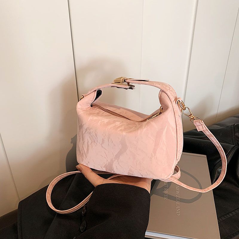 Borsa a tracolla elegante, semplice e bella, con tracolla a cuscino, nuova moda 2024 per donna_voghion.com