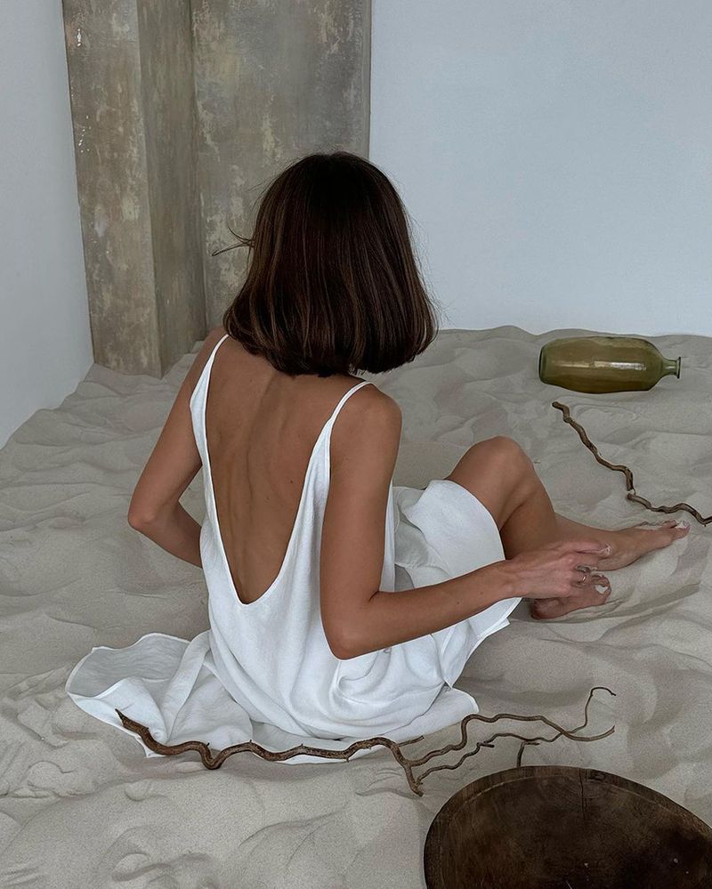 "Camicia da notte lunga estiva senza maniche da donna in cotone, comoda e ampia, con spalline regolabili._voghion.com