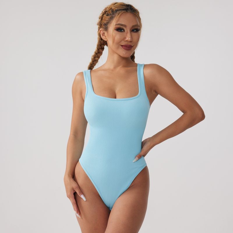 Combinaison de yoga une-pièce moulante à séchage rapide avec pantalon triangle côtelé à col carré_voghion.com