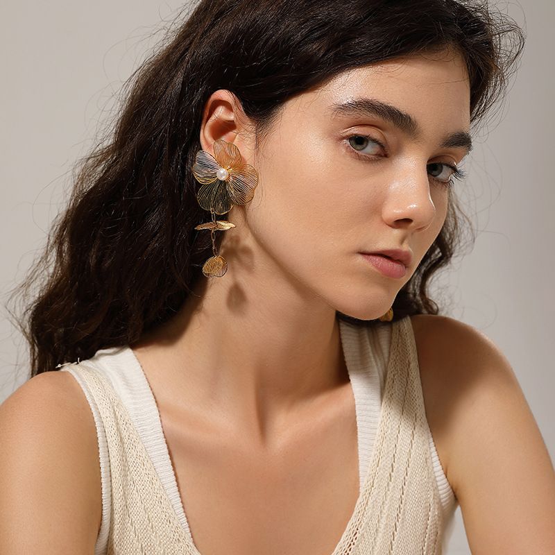 Hochwertige, elegante Damenohrringe mit Quastenmotiv, aus vergoldetem Edelstahl, mit Blumenmuster_voghion.com