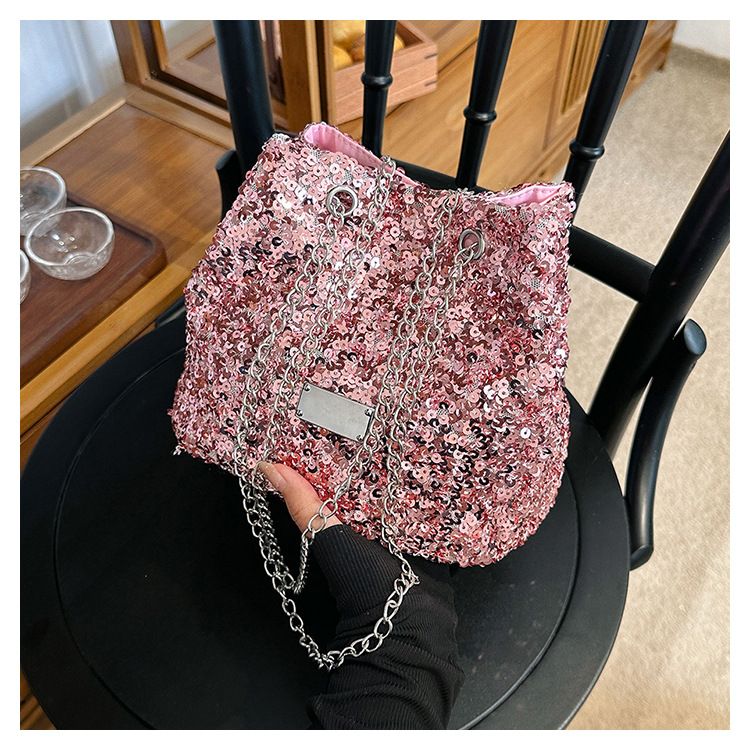 Popolare per la nuova borsa a secchiello con catena glitter estiva da donna 2023, borsa a tracolla a spalla singola con trama di nicchia_voghion.com